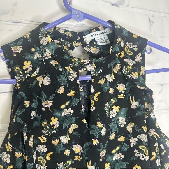 Glamorous small cold shoulder top - Picture 3 of 7